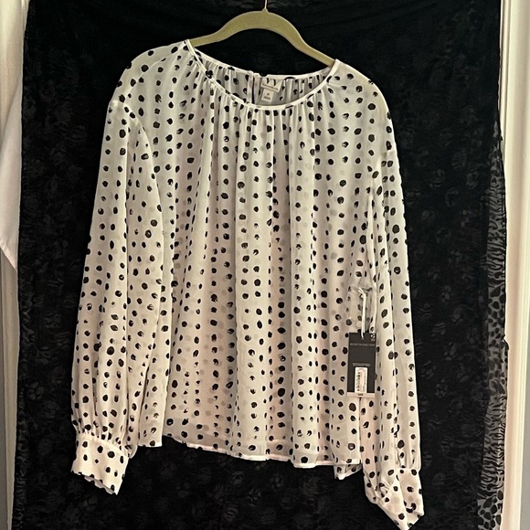 Worthington Tops - NWT Woman’s 1x Worthington sheer top $20